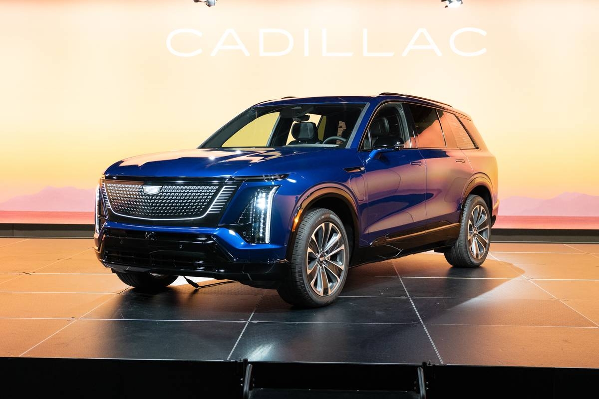 2026 Cadillac VISTIQ Specs Prices Range Reviews Photos Cars